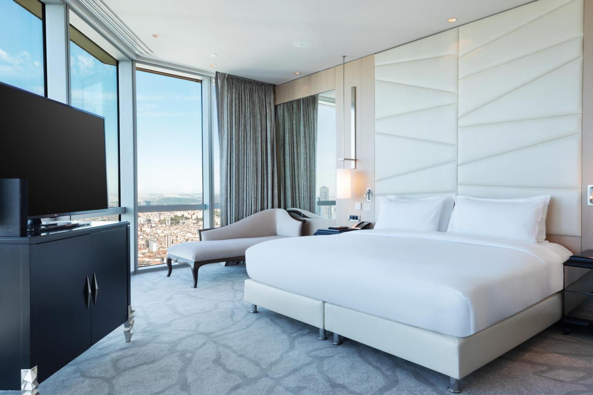 Wyndham Grand Levent & Conference Center Hotel