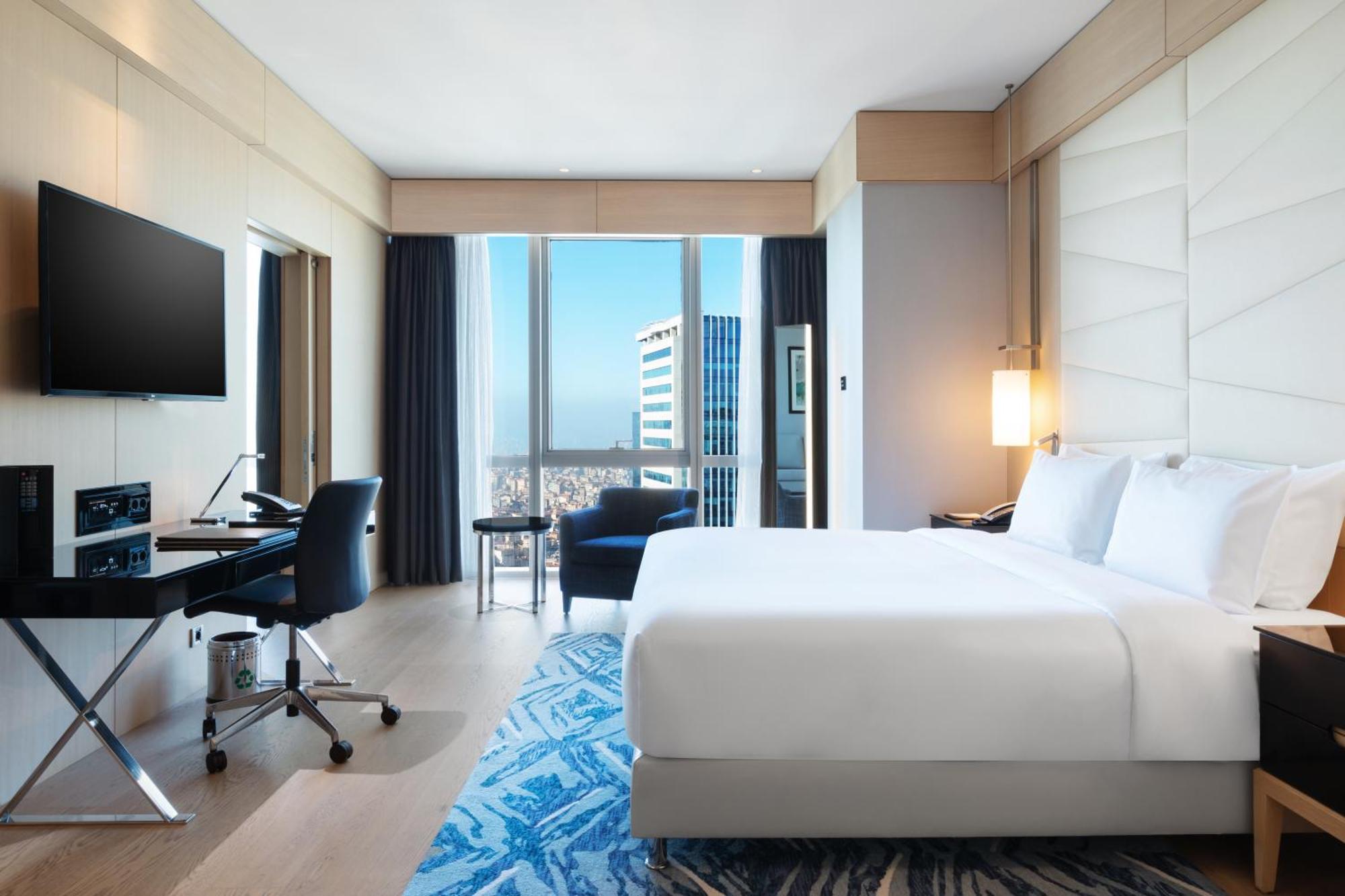 Hotel Wyndham Grand Levent & Conference Center 5*