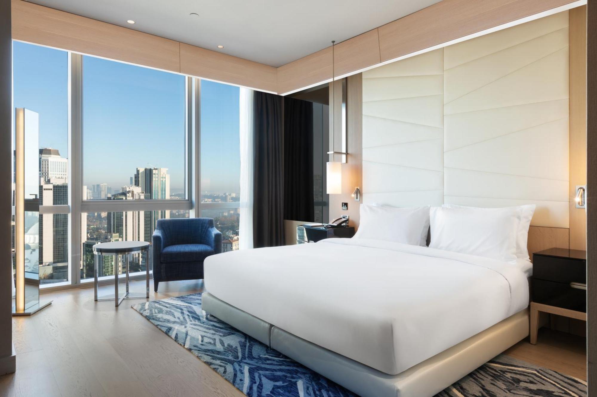 Hotel Wyndham Grand Levent & Conference Center 5*