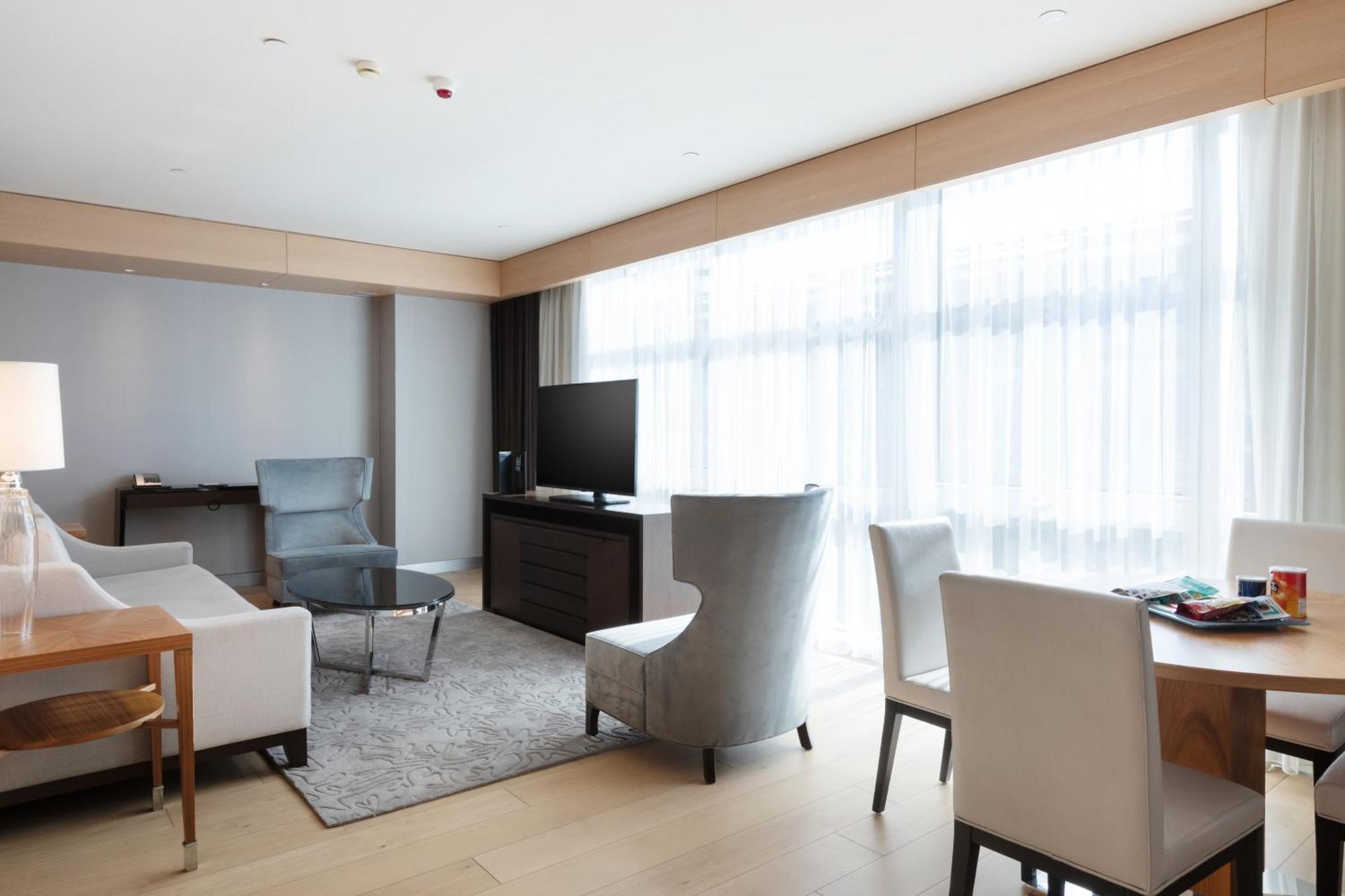 Wyndham Grand Levent & Conference Center Hotel